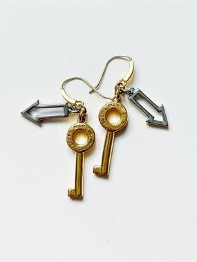 Marc Jacobs Mixed Metal Key and Arrow Dangle Earrings - Gold & Silver